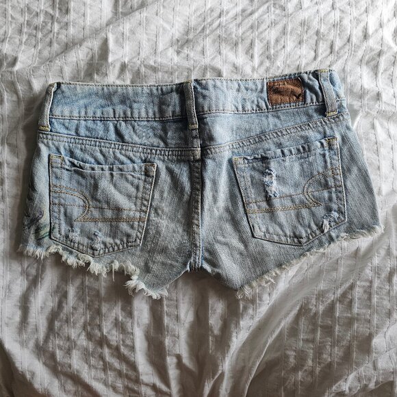 American Eagle Distressed Painted Jean Short Shorts - 2011 - Light Wash - Sz 00 - Picture 2 of 13